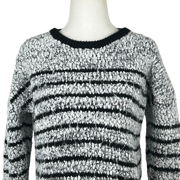 calvin KLEIN CHUNKY COZY STRIPED PULL-OVER WOMEN'S SWEATER - Picture 2 of 7